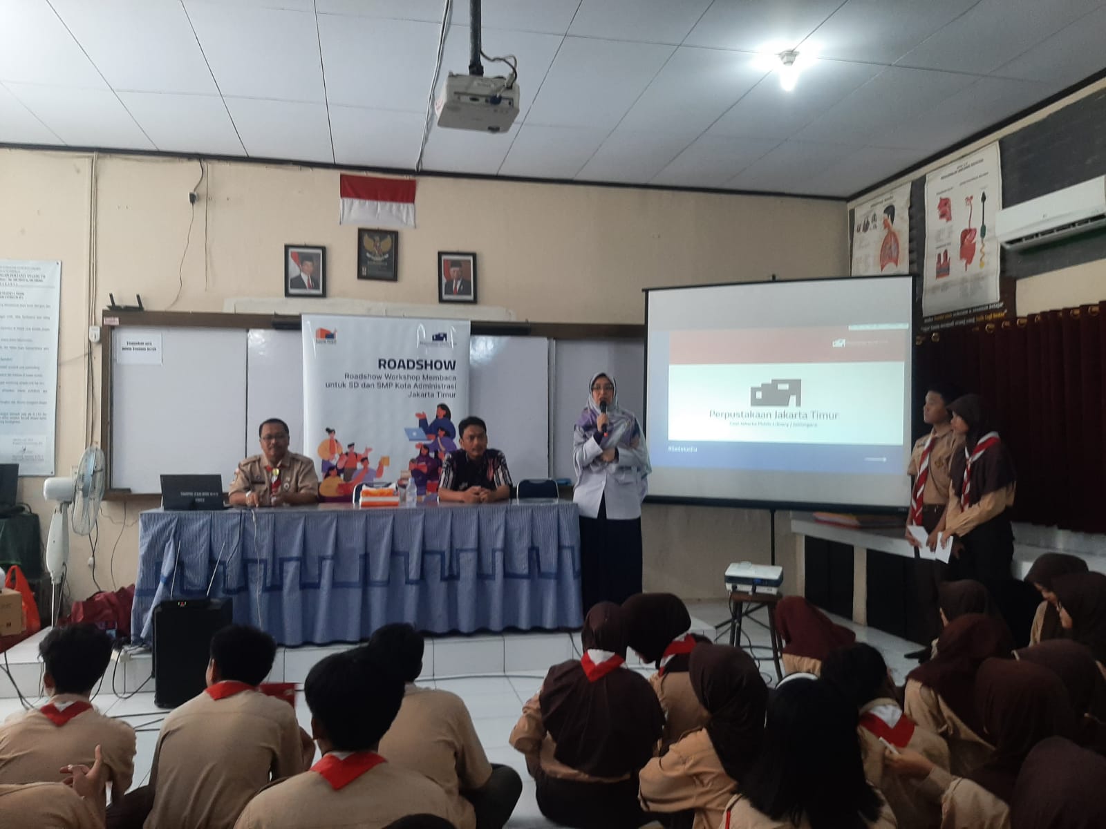 Roadshow Workshop Membaca Di SMP Negeri 210 Jakarta